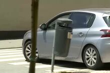 Jovem tenta matar marido que estava a dormir. Filho de 4 anos assistiu às agressões
