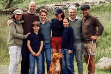 Família de Kate Middleton apoia-a num dia especial