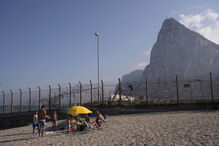 Último muro na Europa continental cai à meia-noite em Gibraltar mais de 117 anos depois 