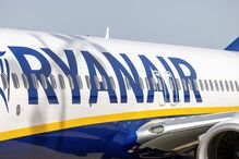 “Se morrermos, morremos juntos”: Mulher de homem sugado por janela de avião da Ryanair relata o momento