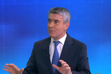 Carneiro não poupa críticas a Executivo de Montenegro, mas reitera que o 'PS não tem pressa para ir para o poder'