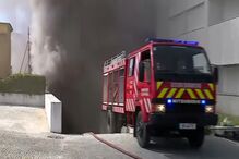 Incêndio consome arrecadação de loja em Matosinhos. Prédio teve de ser evacuado