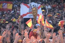 Praças de cidades espanholas voltam a encher-se 16 anos depois para assistir à final do Mundial 2026