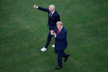 Trump entrega troféu à seleção espanhola 