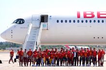 Seleção espanhola à chegada a Madrid após vencer Mundial