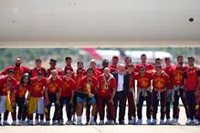 Seleção espanhola à chegada a Madrid após vencer Mundial