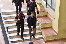Jonathan Andic, filho do fundador da Mango, ao sair do Tribunal de Instrução n.º 5 de Martorell, a 19 de maio de 2026, em Martorell, Barcelona, Catalunha (Espanha). Os Mossos d'Esquadra detiveram Jonathan Andic, filho do fundador da Mango, Isak Andic, pelo falecimento do seu pai, ocorrido a 14 de dezembro de 2024, na sequência de uma queda numa ravina nas Grutas de Salnitre, em Collbató (Barcelona)