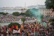 Oito feridos em intervenção policial após manifestação em Maiorca contra sobrelotação turística