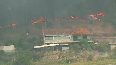Fogo em Vila Nova de Famalicão aproxima-se de habitações