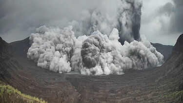 Imagens impressionantes mostram erupção do vulcão Taal nas Filipinas
