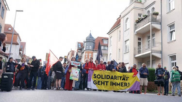 Milhares protestam contra convenção da extrema-direita alemã em Erfurt