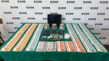 GNR caça traficantes de droga com 11 mil euros em numerário