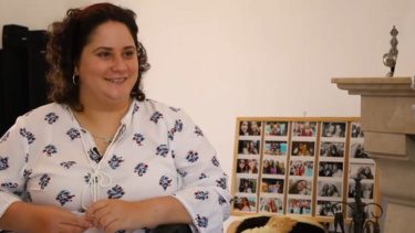 "Estava muito infeliz": doença rara de Beatriz foi o ponto de partida para uma nova vida 