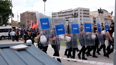 Protesto anti-NATO marca preparação para cimeira na Turquia
