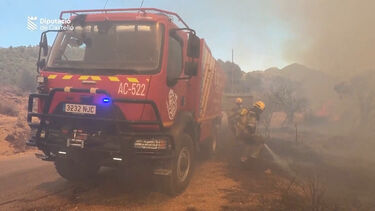 Incêndio florestal na província espanhola de Castellón obriga a retirar 500 moradores de casa