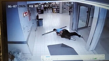 Videovigilância capta suspeito a agredir polícia após furtar em estabelecimento comercial na Amadora