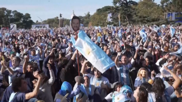 Festa em Buenos Aires após vitória da Argentina frente ao Egito