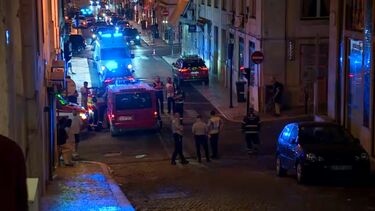 Incêndio deflagra em residência paroquial no Chiado em Lisboa