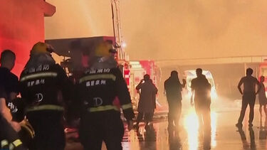 Incêndio em fábrica de calçado no sul da China faz 28 mortos