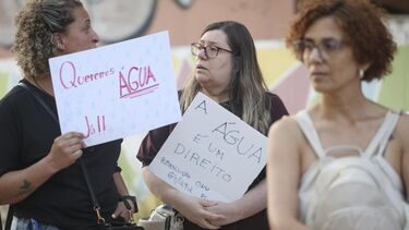 Munícipes do Monte da Caparica em Almada exigem em protesto "água já"
