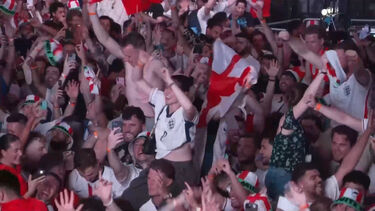 Festa nas ruas de Londres após Inglaterra garantir lugar nas meias-finais do Mundial