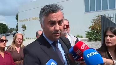 "Peço desculpa aos professores": Ministro da Educação admite erros no processo de correção de exames