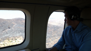 Pedro Sánchez sobrevoa área devastada por incêndios em Almería