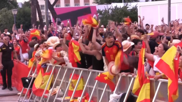 Euforia em Madrid: milhares de adeptos celebram apuramento de Espanha para a final do Campeonato do Mundo