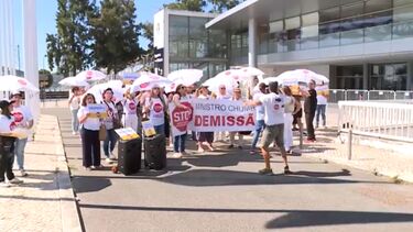 Manifestantes pedem a demissão do ministro da Educação