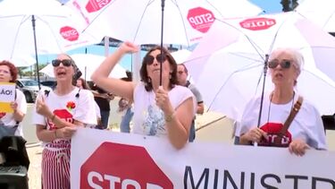 "Está na hora do ministro ir embora": Professores protestam contra reação de Fernando Alexandre ao caos nos exames