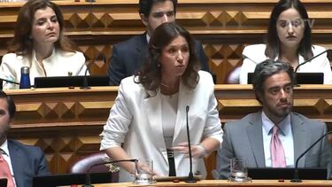 Mariana Leitão diz que a "arrogância do PSD e do PS" condenou o País à pobreza