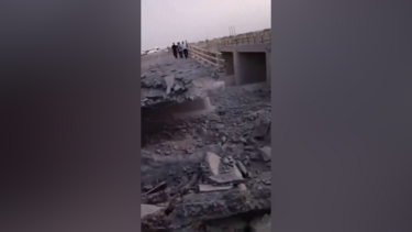 Imagens mostram ponte e estrada destruídas após ataque dos EUA no Irão