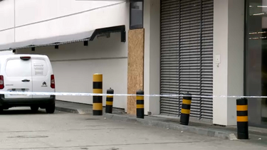 Assaltantes rebentam porta de supermercado e fazem explodir caixa multibanco em Coimbra