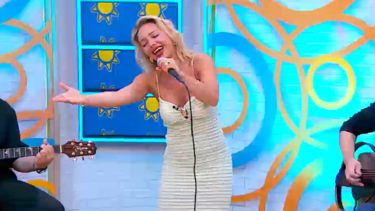 Luciana Abreu canta versão acústica de "El Camarón”