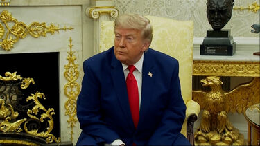 "O Canadá tem sido muito exigente connosco": Trump liga incêndios no Canadá a novas tarifas