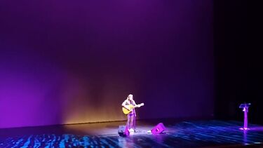 Luís Represas cantou o '125 azul' na gala do centenário do Belenenses. Veja o momento 