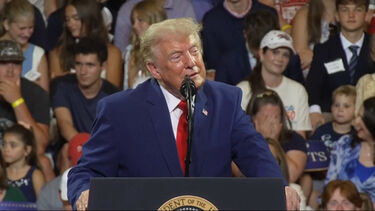 "Querem deixar os marxistas chegar ao poder": Trump atira-se a senador da Geórgia e aos "comunistas democratas"