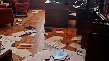 Gabinete de André Ventura na Assembleia da República vandalizado