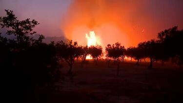 Incêndio em Valpaços está a "arder com intensidade". Chamas cercam aldeia