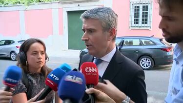 Carneiro pede reunião com primeiro-ministro para esclarecer polémicas com Luís Neves