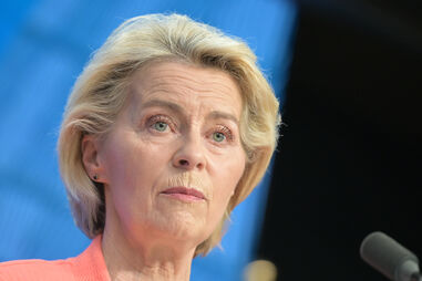 Ursula Von der Leyen admite 'trabalho a fazer' face a problemas no sistema de fronteiras da UE