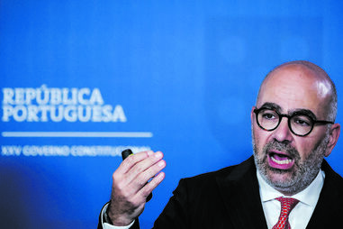 Governo assegura que 'nenhum açoriano ou madeirense ficará sem apoio do Mecanismo de Mobilidade