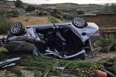 Carro de Manú ficou destruído