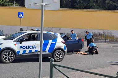 Fuga louca pelas ruas de Lisboa termina em acidente e detenção. Condutor não atropelou crianças por pouco