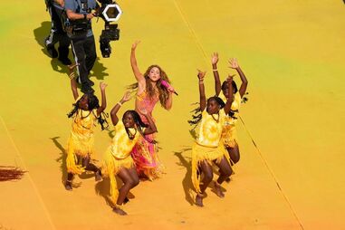 Shakira atua na final do Mundial