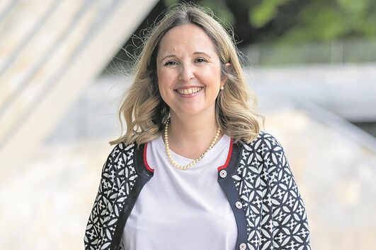 Pediatra é uma das autoras de 'Neurodesenvolvimento trocado por miúdos', uma ferramenta fundamental para pais, professores e profissionais de saúde