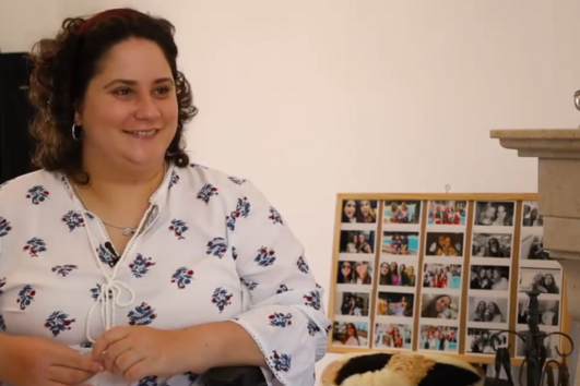 "Estava muito infeliz": doença rara de Beatriz foi o ponto de partida para uma nova vida 