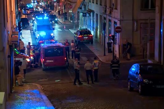 Incêndio deflagra em residência paroquial no Chiado em Lisboa