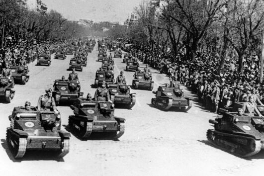 Desfile comemorativo da vitória franquista 