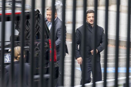 Zelensky aterra em Washington para encontro com Trump na Casa Branca